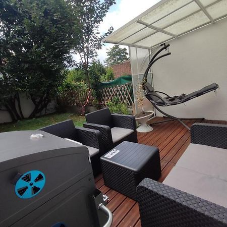 شقة Chambre Prive Dans Une Maison Avec Terrasse Et Jardin Salles De Bain Partagees ليل المظهر الخارجي الصورة